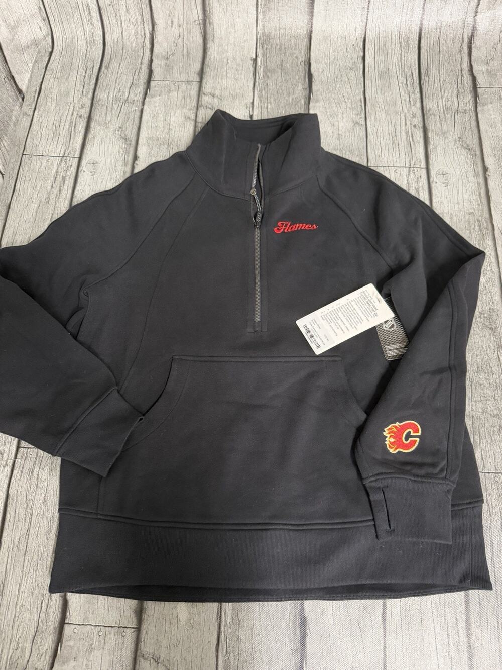 NWT Women's lululemon Calgary Flames Scuba Oversized Half-Zip Funnel Neck M/L